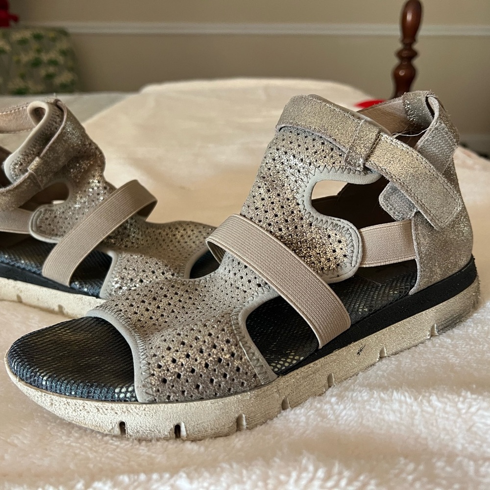 Elegant Tan Women's Sandals